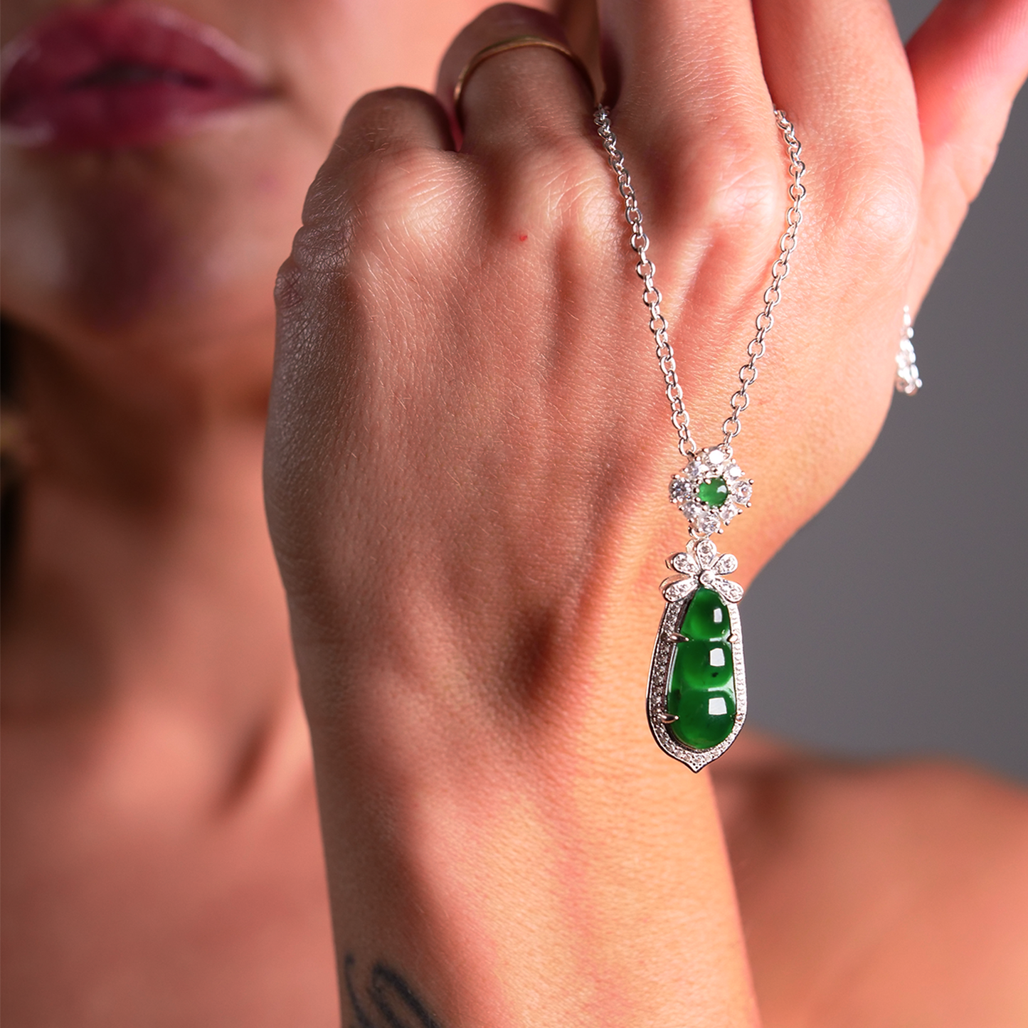 Type A Imperial Jadeite Pea Pod