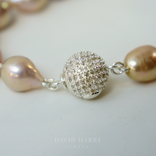 Metallic Lightbulb Pearl Strand