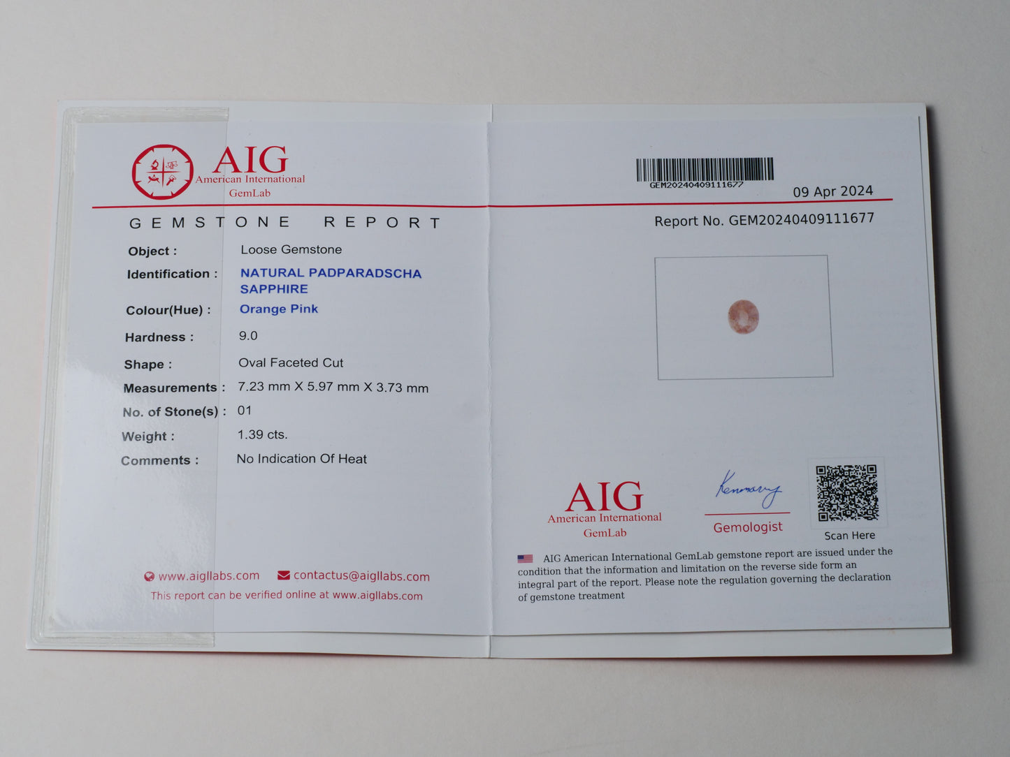 Certified No heat 1.39ct Padparadscha Sapphire